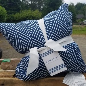 Newport Throw Pillow 2pc  Navy Diamond strip